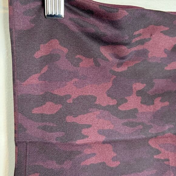Spanx Look at Me Now high waist seamless camouflage leggings in wine size medium - Picture 8 of 15